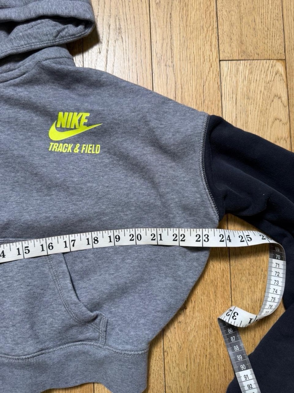 Nike Track & Field Cropped Zip Hoodie Athleisure - Picture 4 of 5